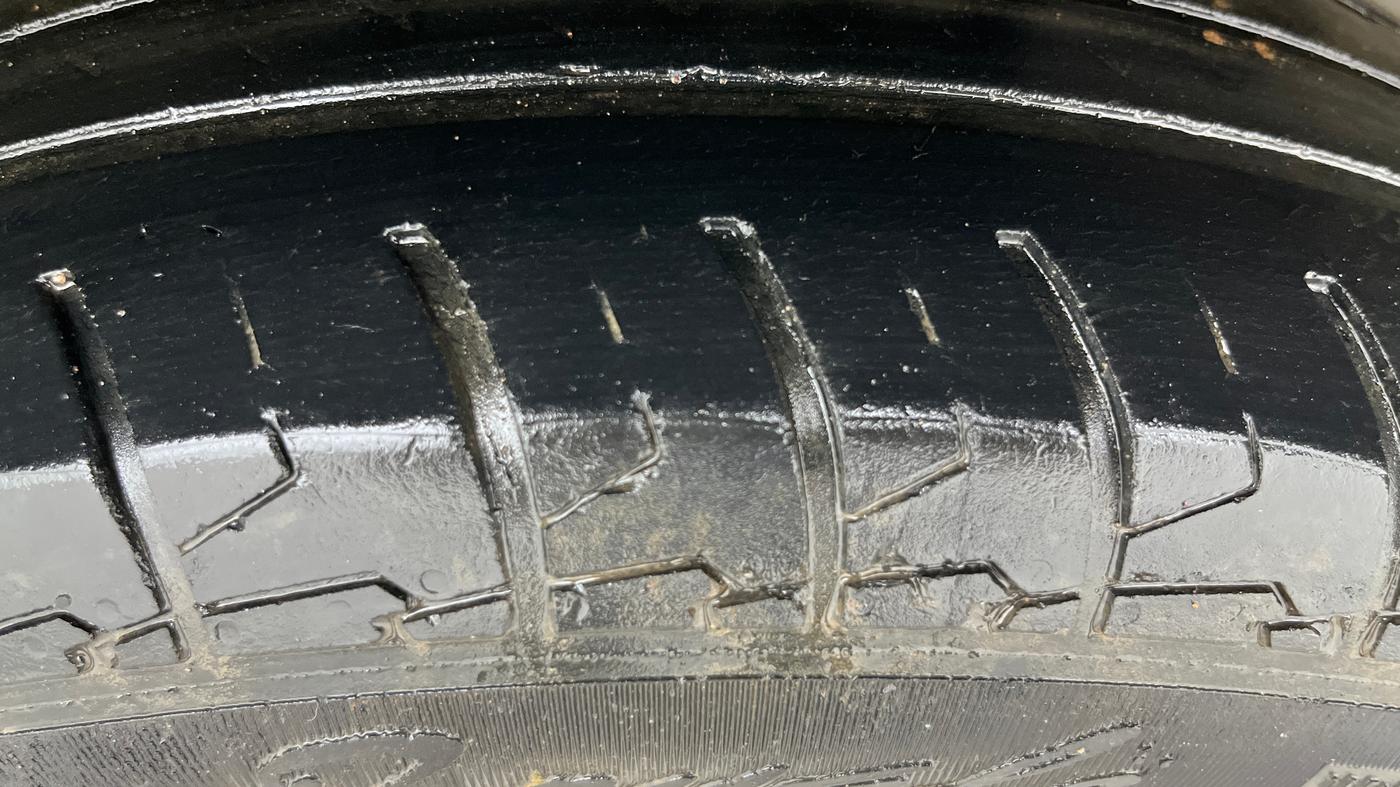 2022 Maruti Dzire VXI AMT, Petrol, Automatic, 96,666 km, Left Rear Tyre Tread
