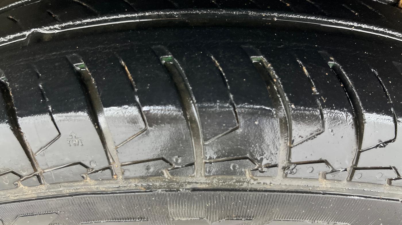 2022 Maruti Dzire VXI AMT, Petrol, Automatic, 96,666 km, Left Front Tyre Tread