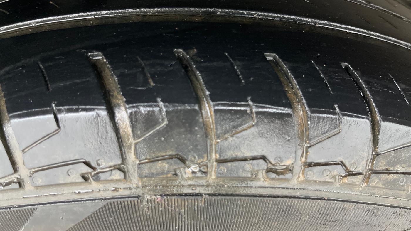 2022 Maruti Dzire VXI AMT, Petrol, Automatic, 96,666 km, Right Rear Tyre Tread