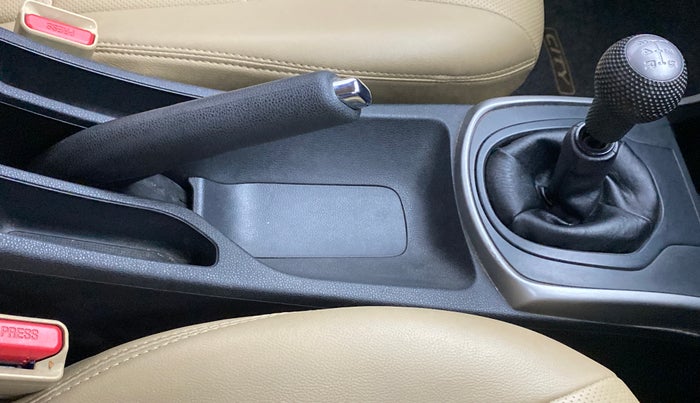 2019 Honda City V MT PETROL, Petrol, Manual, 34,066 km, Gear Lever