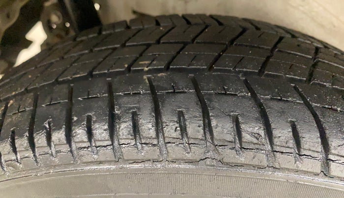 2014 Maruti Wagon R Stingray VXI, Petrol, Manual, 31,428 km, Right Rear Tyre Tread