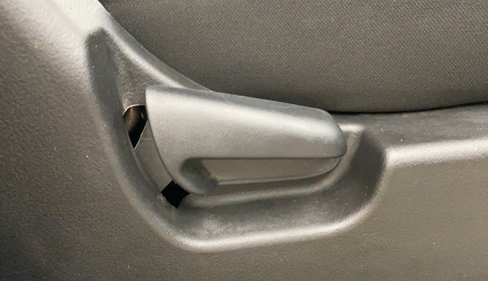 2014 Maruti Wagon R Stingray VXI, Petrol, Manual, 31,428 km, Driver Side Adjustment Panel