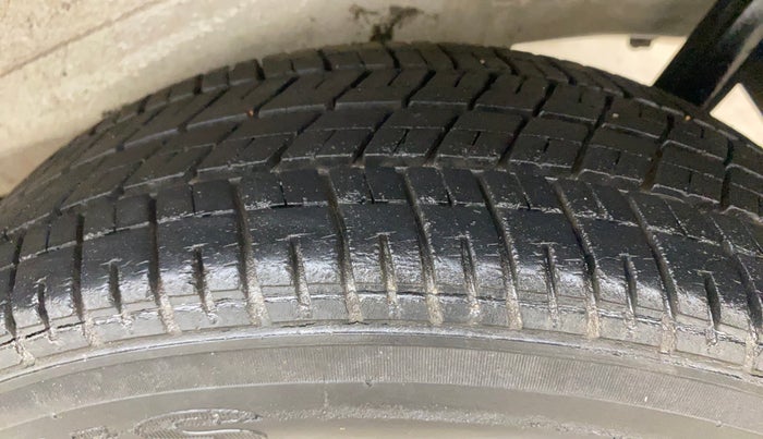 2014 Maruti Wagon R Stingray VXI, Petrol, Manual, 31,428 km, Left Rear Tyre Tread