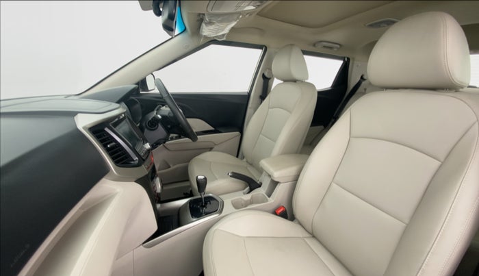 2020 Mahindra XUV300 W8 (O) DIESEL  AT, Diesel, Automatic, 3,774 km, Right Side Front Door Cabin