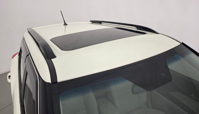 2020 Mahindra XUV300 W8 (O) DIESEL  AT, Diesel, Automatic, 3,774 km, Roof