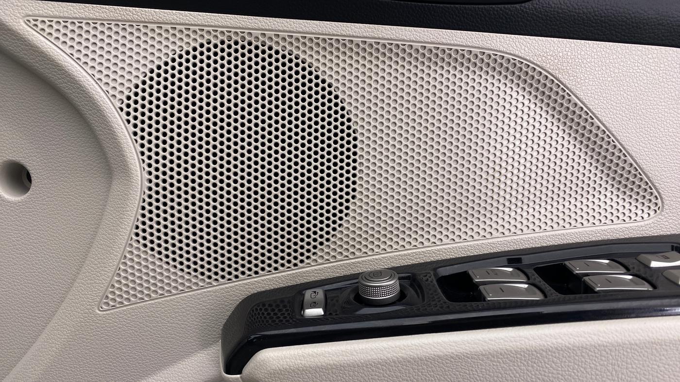 2020 Mahindra XUV300 W8 (O) DIESEL  AT, Diesel, Automatic, 3,774 km, Speaker