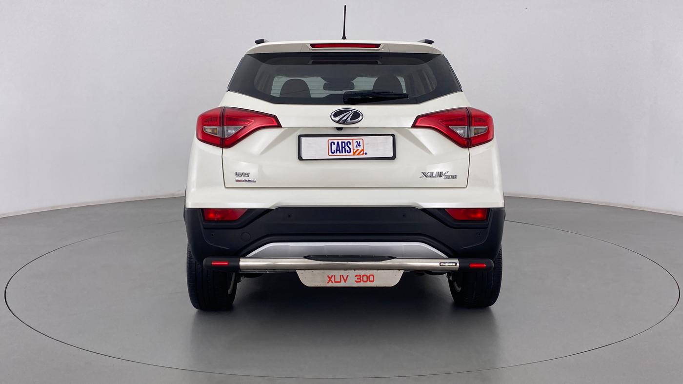 2020 Mahindra XUV300 W8 (O) DIESEL  AT, Diesel, Automatic, 3,774 km, Back/Rear