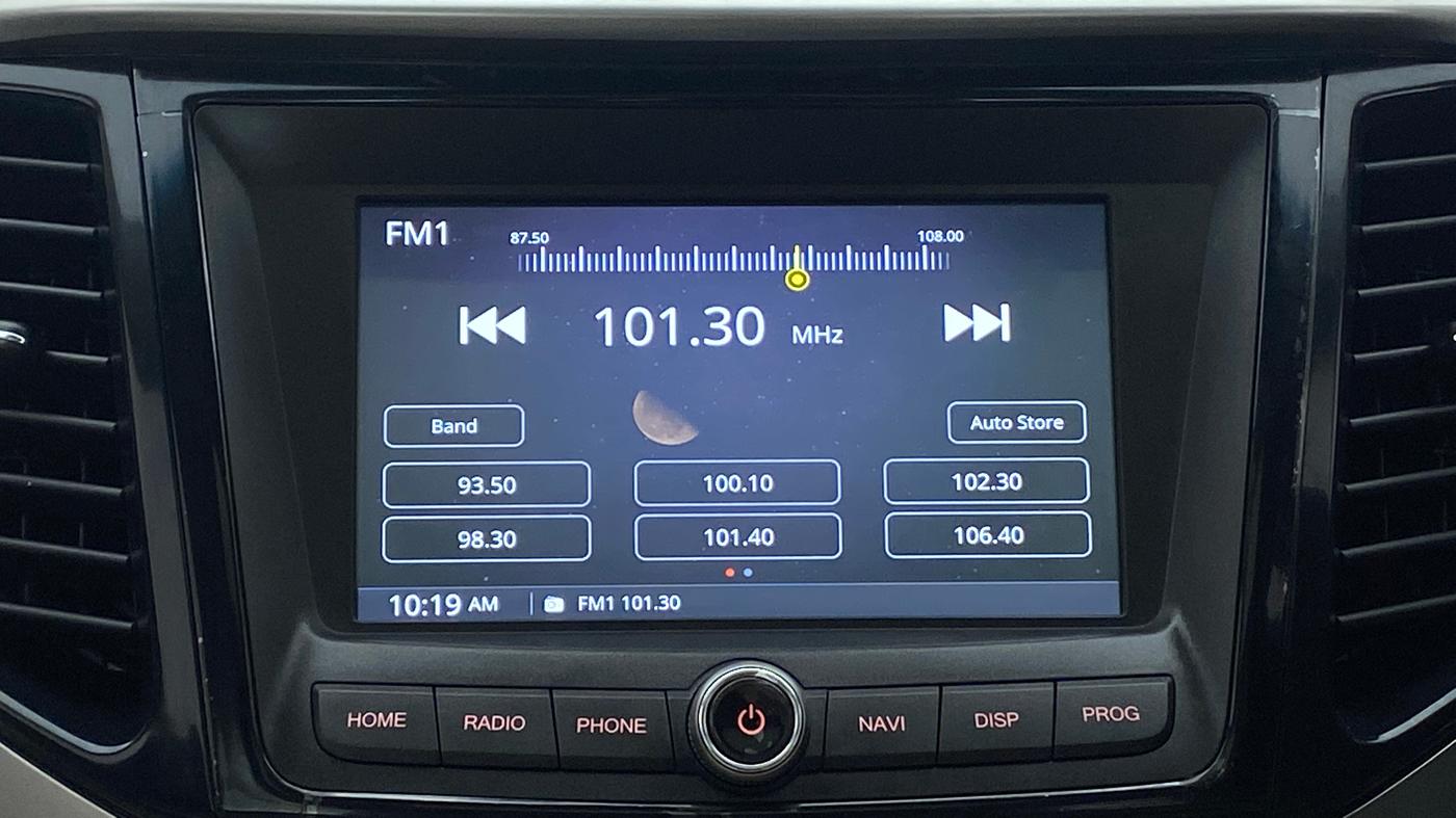2020 Mahindra XUV300 W8 (O) DIESEL  AT, Diesel, Automatic, 3,774 km, Infotainment System