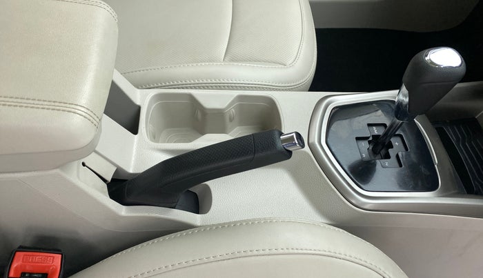 2020 Mahindra XUV300 W8 (O) DIESEL  AT, Diesel, Automatic, 3,774 km, Gear Lever