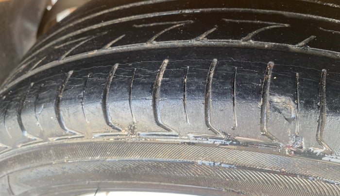 2014 Hyundai Grand i10 ASTA AT 1.2 KAPPA VTVT, Petrol, Automatic, 71,912 km, Right Rear Tyre Tread