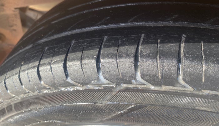 2014 Hyundai Grand i10 ASTA AT 1.2 KAPPA VTVT, Petrol, Automatic, 71,912 km, Left Rear Tyre Tread