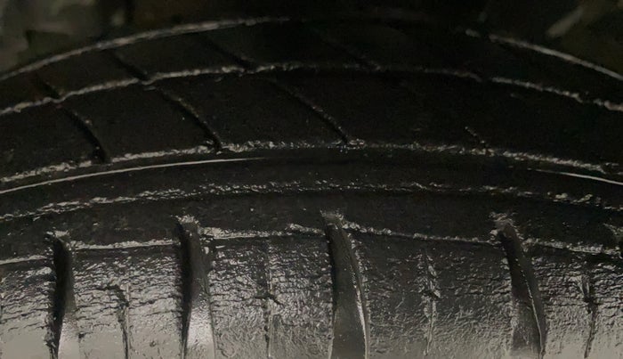 2021 Renault Kwid CLIMBER 1.0 AMT (O), Petrol, Automatic, 49,505 km, Left Front Tyre Tread