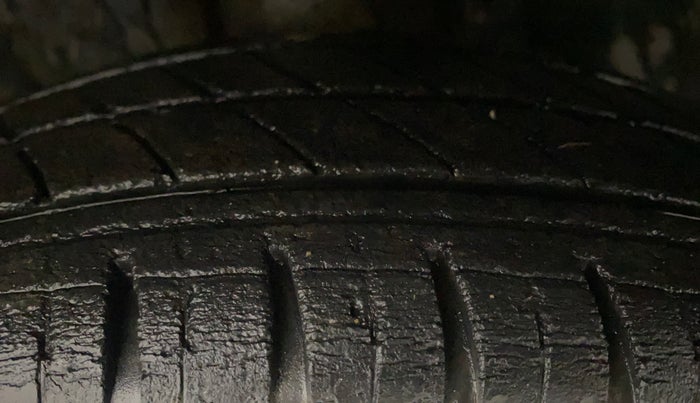 2021 Renault Kwid CLIMBER 1.0 AMT (O), Petrol, Automatic, 49,505 km, Right Front Tyre Tread