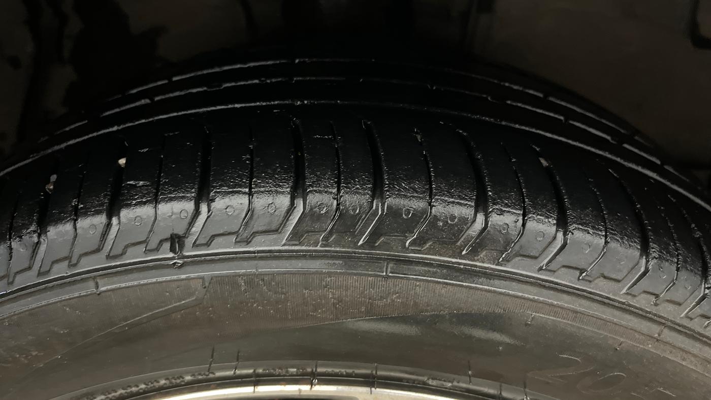 2016 Toyota Corolla Altis VL CVT PETROL, Petrol, Automatic, 81,985 km, Right Front Tyre Tread
