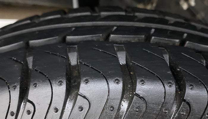 2016 Datsun Go Plus T, Petrol, Manual, 22,788 km, Right Rear Tyre Tread