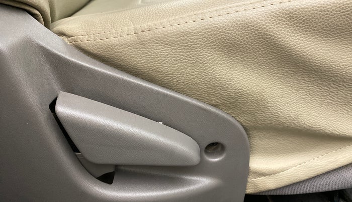 2016 Datsun Go Plus T, Petrol, Manual, 22,788 km, Driver Side Adjustment Panel