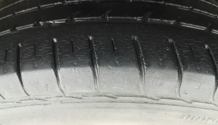 2019 Tata NEXON XM PETROL, Petrol, Manual, 46,738 km, Right Front Tyre Tread