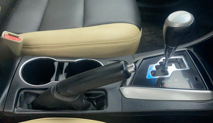 2014 Toyota Corolla Altis G AT, Petrol, Automatic, 79,110 km, Gear Lever