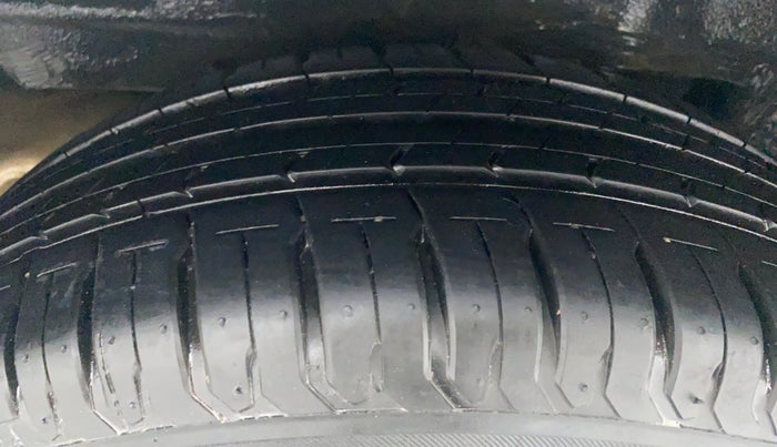 2014 Toyota Corolla Altis G AT, Petrol, Automatic, 79,110 km, Right Rear Tyre Tread