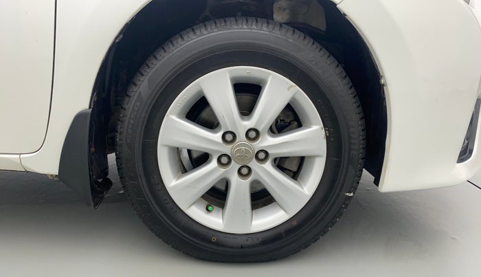 2014 Toyota Corolla Altis G AT, Petrol, Automatic, 79,110 km, Right Front Wheel