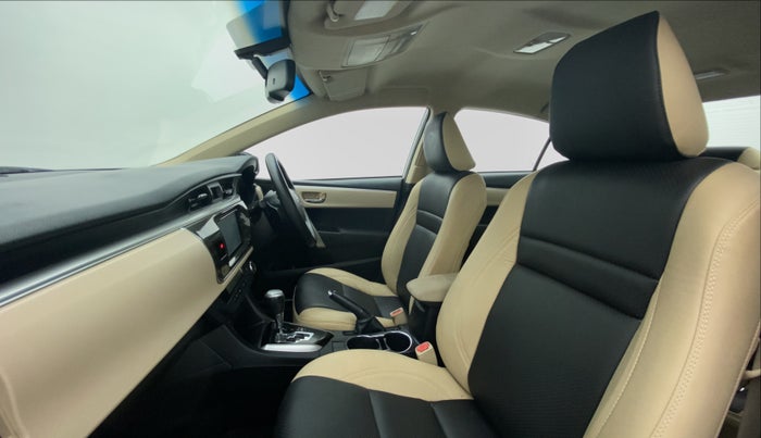 2014 Toyota Corolla Altis G AT, Petrol, Automatic, 79,110 km, Right Side Front Door Cabin