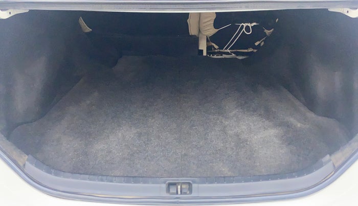 2014 Toyota Corolla Altis G AT, Petrol, Automatic, 79,110 km, Boot Inside