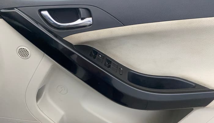 2021 Tata NEXON XZ PETROL, Petrol, Manual, 59,919 km, Driver Side Door Panels Control