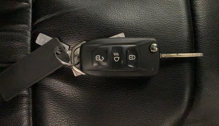 2021 Tata NEXON XZ PETROL, Petrol, Manual, 59,919 km, Key Close Up