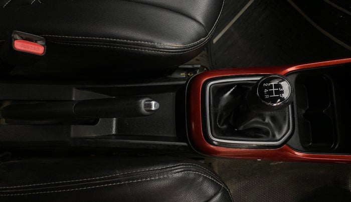 2017 Maruti IGNIS DELTA 1.2, Petrol, Manual, 89,850 km, Gear Lever