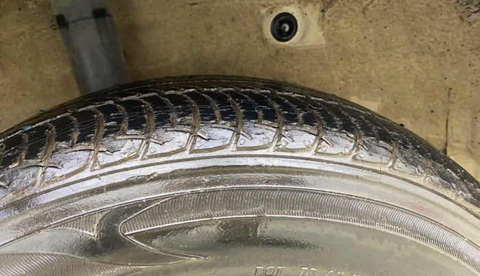 2014 Maruti Celerio VXI AMT, Petrol, Automatic, 25,324 km, Right Rear Tyre Tread