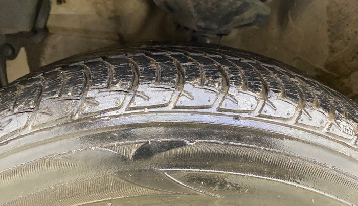 2014 Maruti Celerio VXI AMT, Petrol, Automatic, 25,324 km, Left Front Tyre Tread