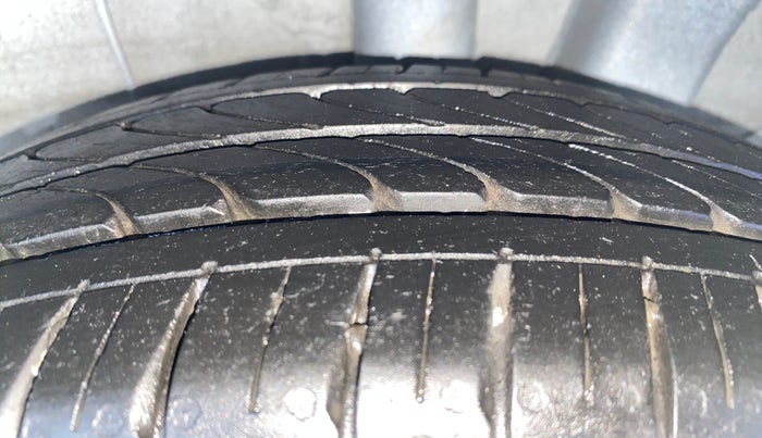 2018 Hyundai Grand i10 ASTA 1.2 KAPPA VTVT, Petrol, Manual, 97,963 km, Left Rear Tyre Tread