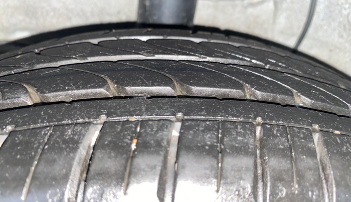 2018 Hyundai Grand i10 ASTA 1.2 KAPPA VTVT, Petrol, Manual, 97,963 km, Right Rear Tyre Tread