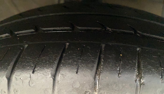 2018 Hyundai Grand i10 ASTA 1.2 KAPPA VTVT, Petrol, Manual, 97,963 km, Right Front Tyre Tread