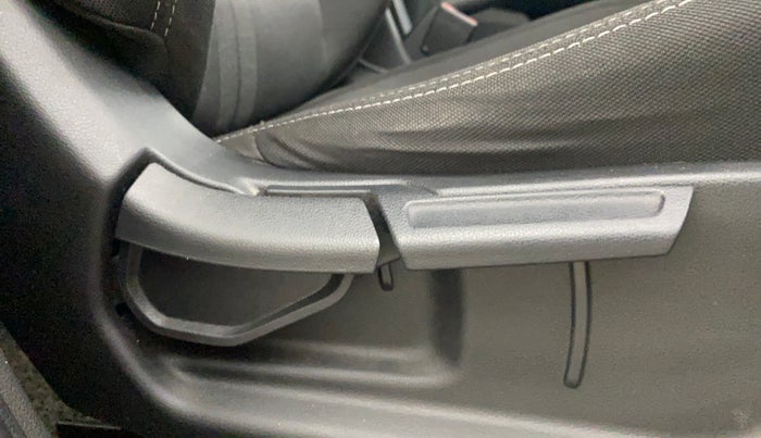 2020 Hyundai VENUE SX 1.0 TURBO, Petrol, Manual, 16,817 km, Driver Side Adjustment Panel