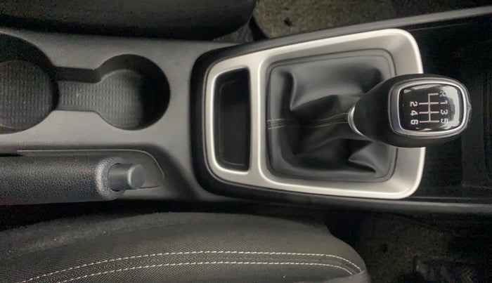 2020 Hyundai VENUE SX 1.0 TURBO, Petrol, Manual, 16,817 km, Gear Lever