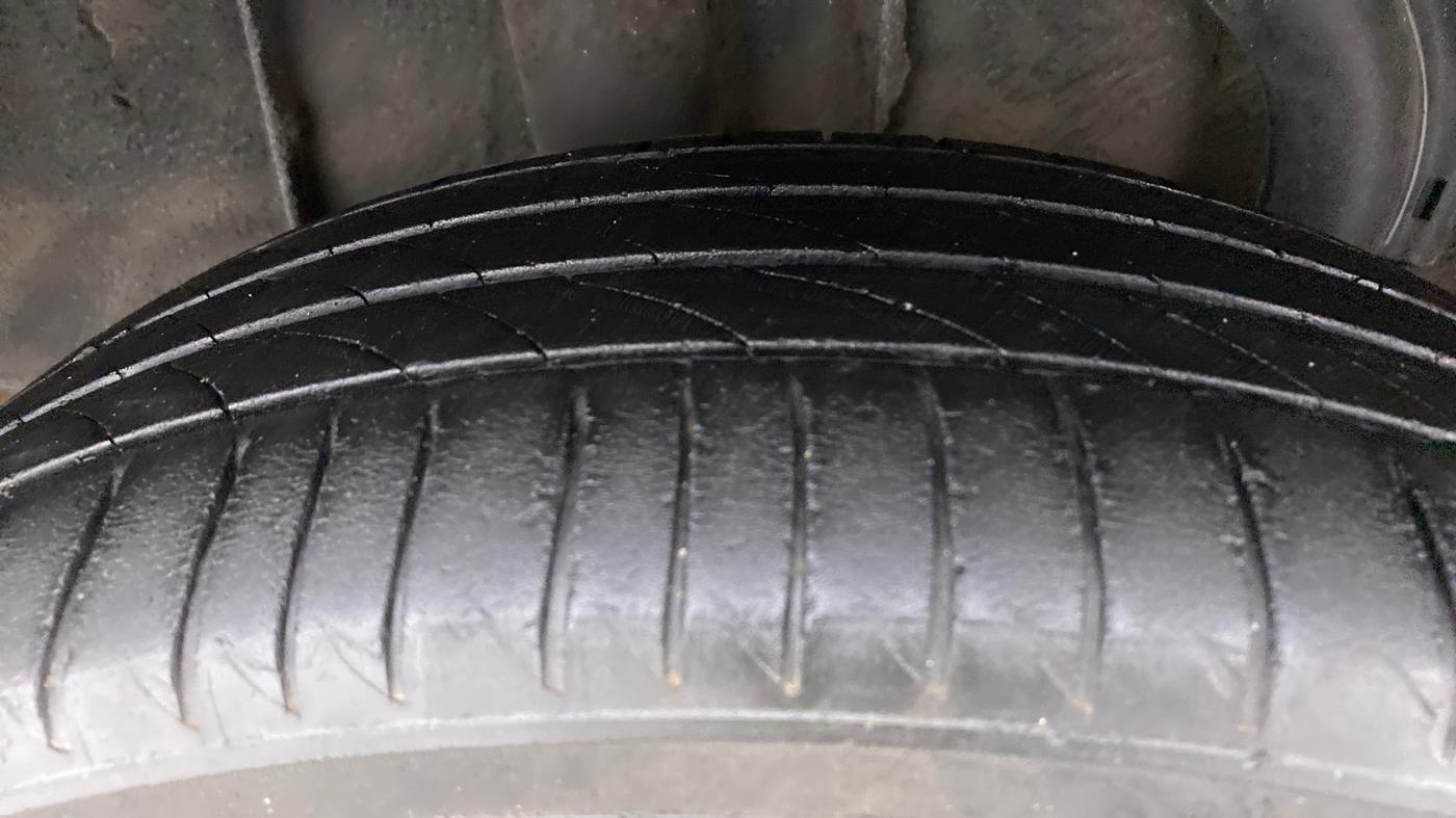 2022 Nissan MAGNITE XE 1.0 MT, Petrol, Manual, 26,977 km, Right Rear Tyre Tread