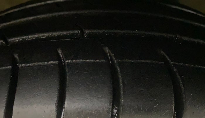 2015 Maruti Celerio VXI AMT, Petrol, Automatic, 70,811 km, Left Front Tyre Tread