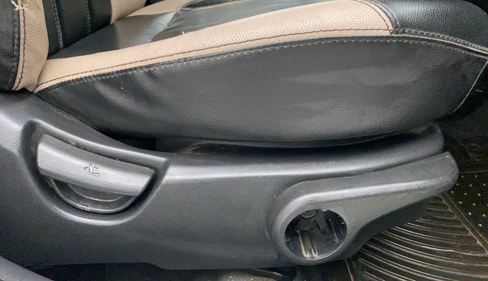 2014 Hyundai Xcent S 1.2 OPT, Petrol, Manual, 64,118 km, Driver Side Adjustment Panel