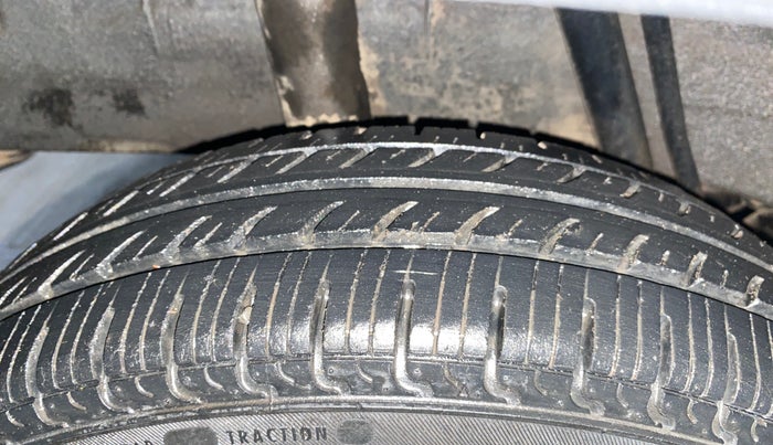 2016 Renault Kwid RXT 1.0 AMT, Petrol, Automatic, 23,438 km, Right Rear Tyre Tread