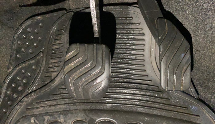 2016 Renault Kwid RXT 1.0 AMT, Petrol, Automatic, 23,438 km, Pedals