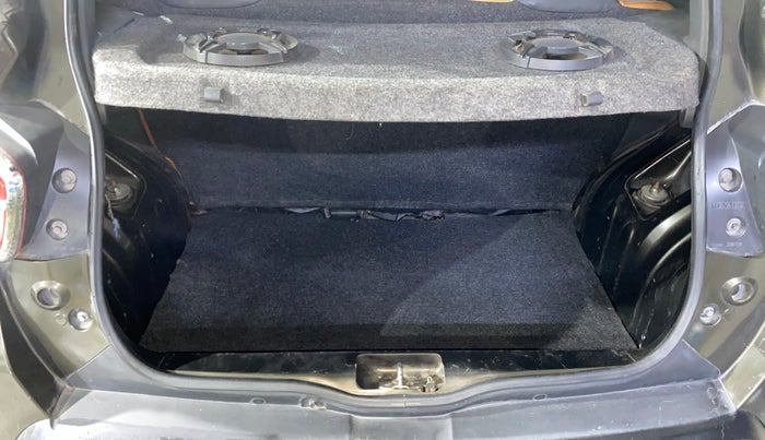 2016 Renault Kwid RXT 1.0 AMT, Petrol, Automatic, 23,438 km, Boot Inside