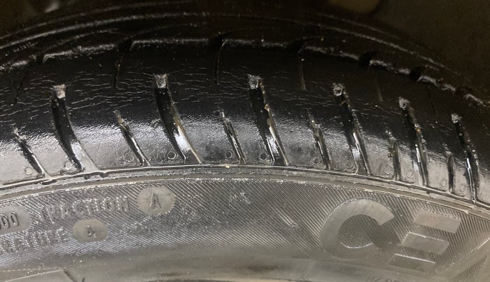 2016 Tata Tiago XZ PETROL, Petrol, Manual, 46,563 km, Left Front Tyre Tread