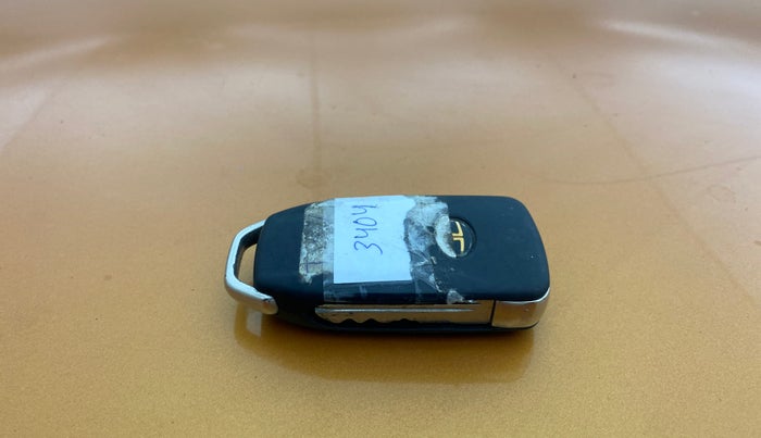 2016 Tata Tiago XZ PETROL, Petrol, Manual, 46,563 km, Key Close Up