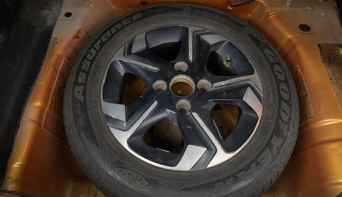 2016 Tata Tiago XZ PETROL, Petrol, Manual, 46,563 km, Spare Tyre