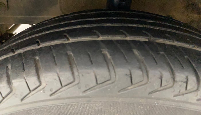2016 Hyundai Eon ERA +, Petrol, Manual, 44,873 km, Left Front Tyre Tread