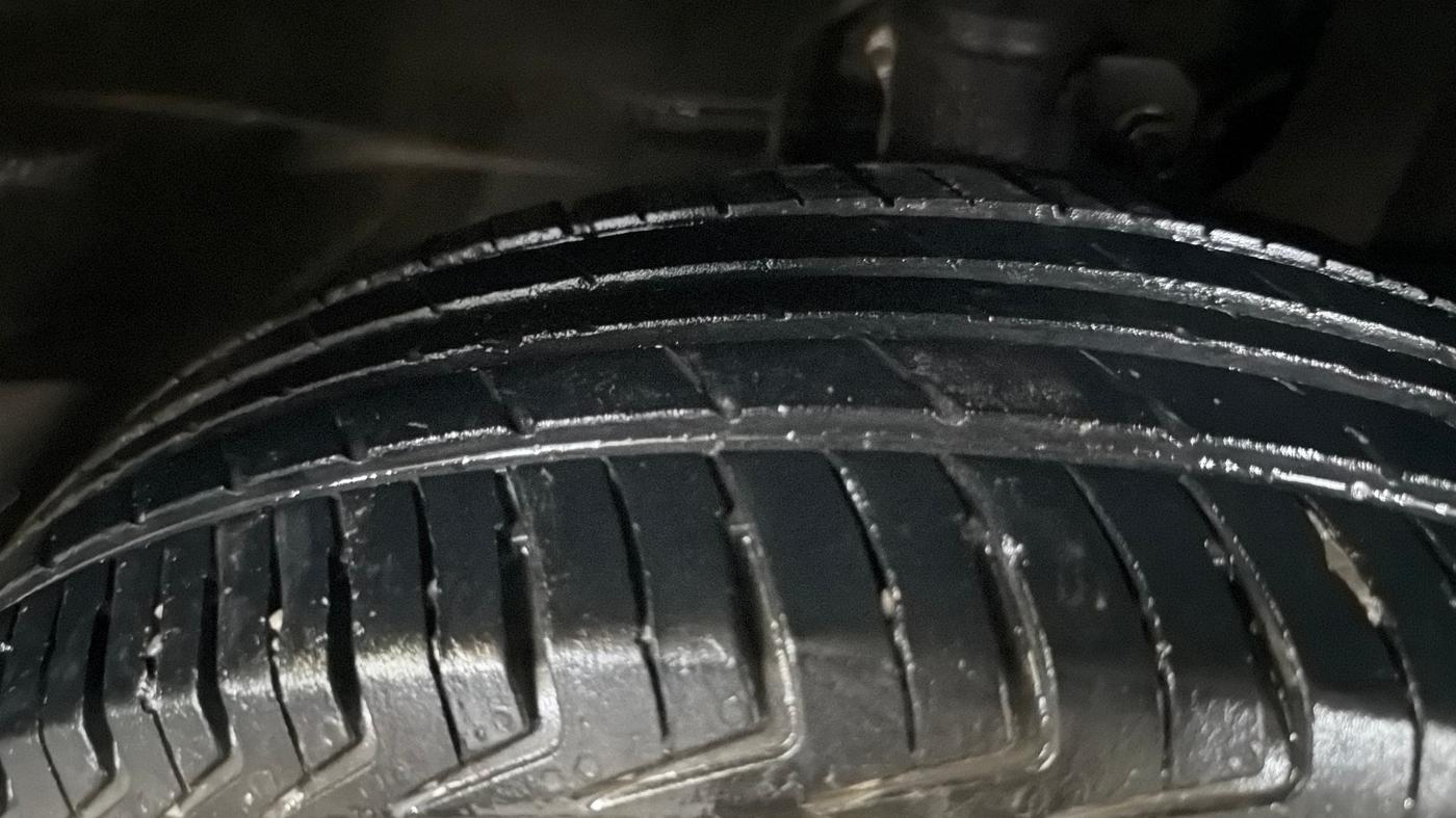 2020 Maruti New Wagon-R LXI CNG 1.0, CNG, Manual, 1,09,648 km, Right Front Tyre Tread