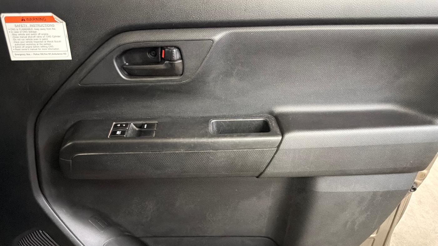 2020 Maruti New Wagon-R LXI CNG 1.0, CNG, Manual, 1,09,648 km, Driver Side Door Panels Control