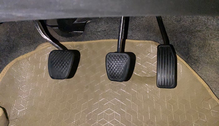 2014 Honda Brio S MT, Petrol, Manual, 67,353 km, Pedals