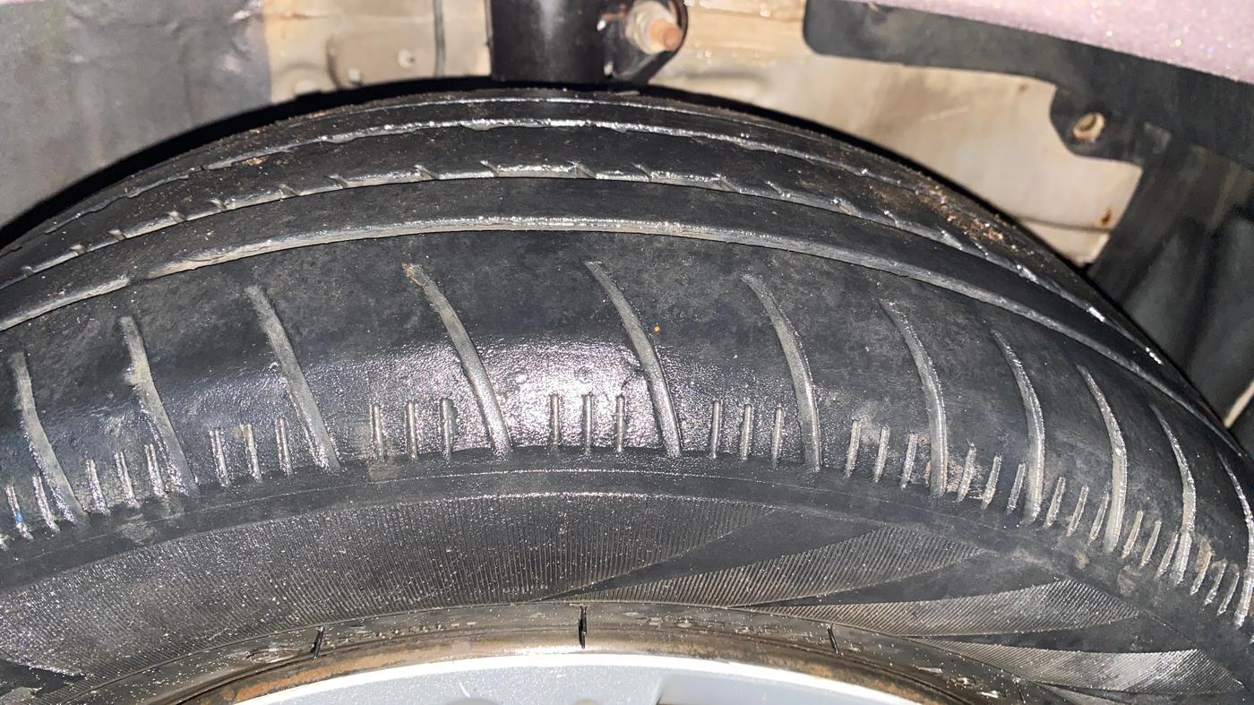 2014 Honda Brio S MT, Petrol, Manual, 67,273 km, Right Front Tyre Tread